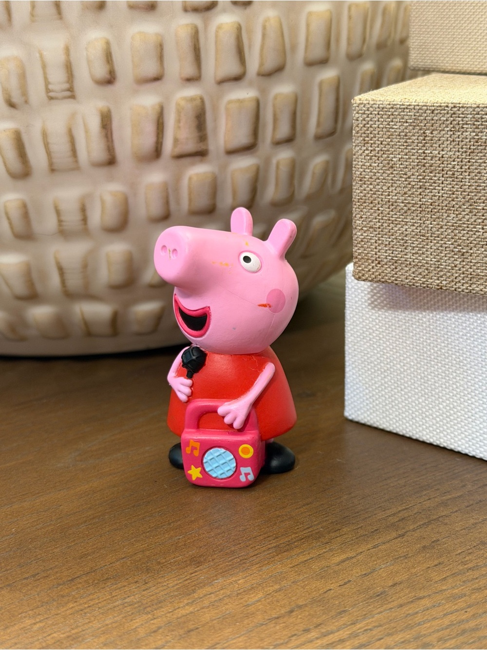 Tonies Peppa pig Singing Figure Toy with Red Radio - Kids Dolls & Accessories